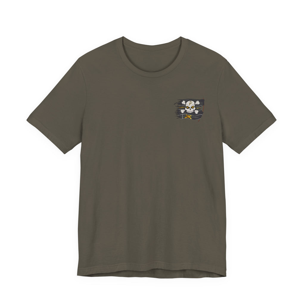 Pirate Skull Flag Tee — Distressed Jolly Roger Graphic T-Shirt
