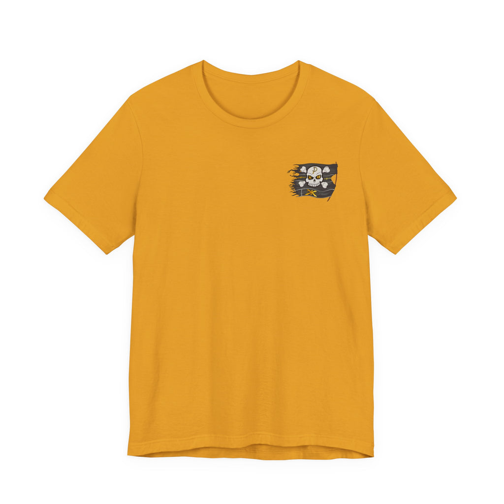 Pirate Skull Flag Tee — Distressed Jolly Roger Graphic T-Shirt