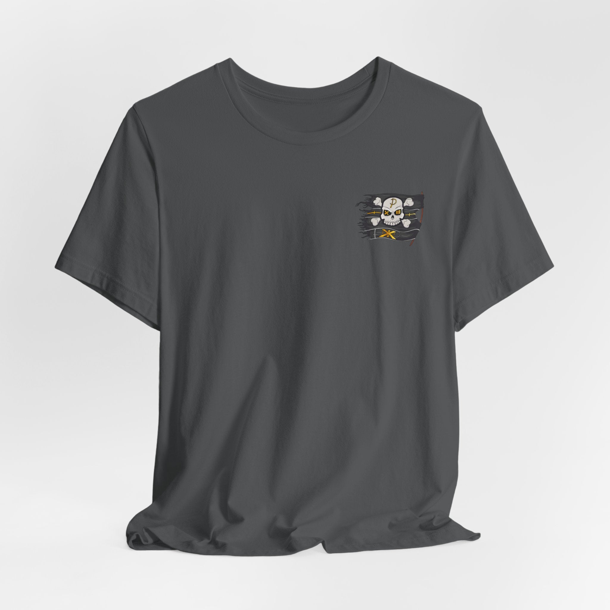 Pirate Skull Flag Tee — Distressed Jolly Roger Graphic T-Shirt