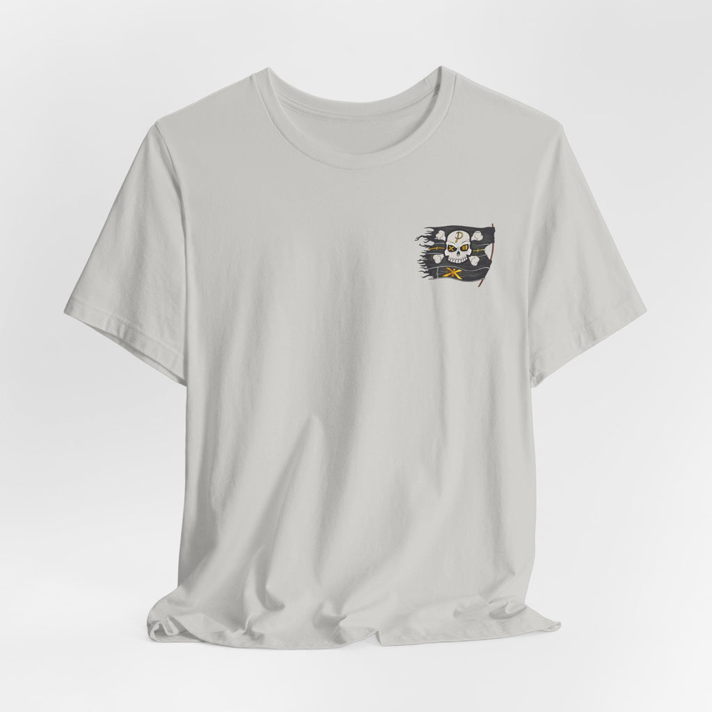 Pirate Skull Flag Tee — Distressed Jolly Roger Graphic T-Shirt