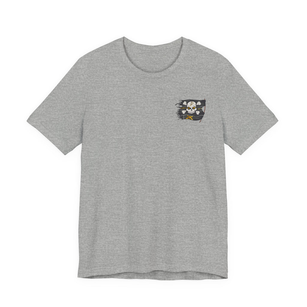 Pirate Skull Flag Tee — Distressed Jolly Roger Graphic T-Shirt