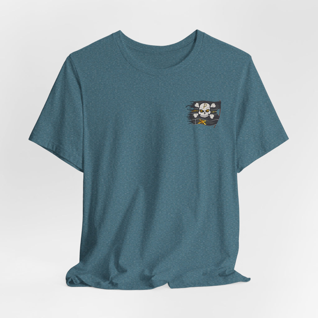 Pirate Skull Flag Tee — Distressed Jolly Roger Graphic T-Shirt