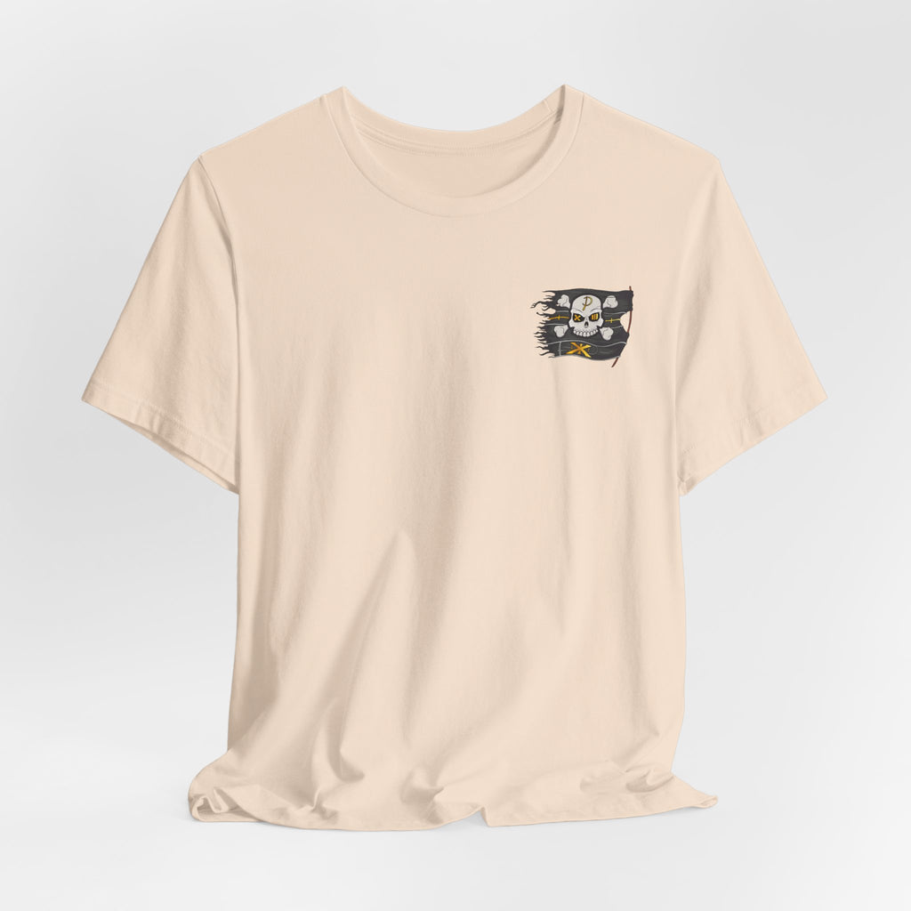 Pirate Skull Flag Tee — Distressed Jolly Roger Graphic T-Shirt