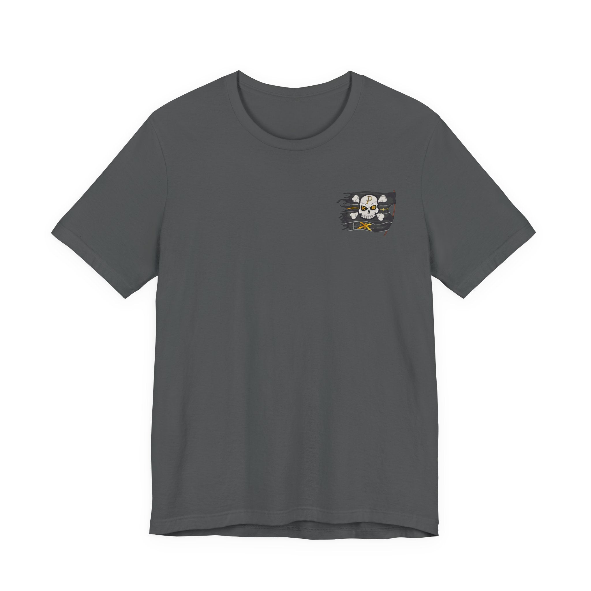 Pirate Skull Flag Tee — Distressed Jolly Roger Graphic T-Shirt