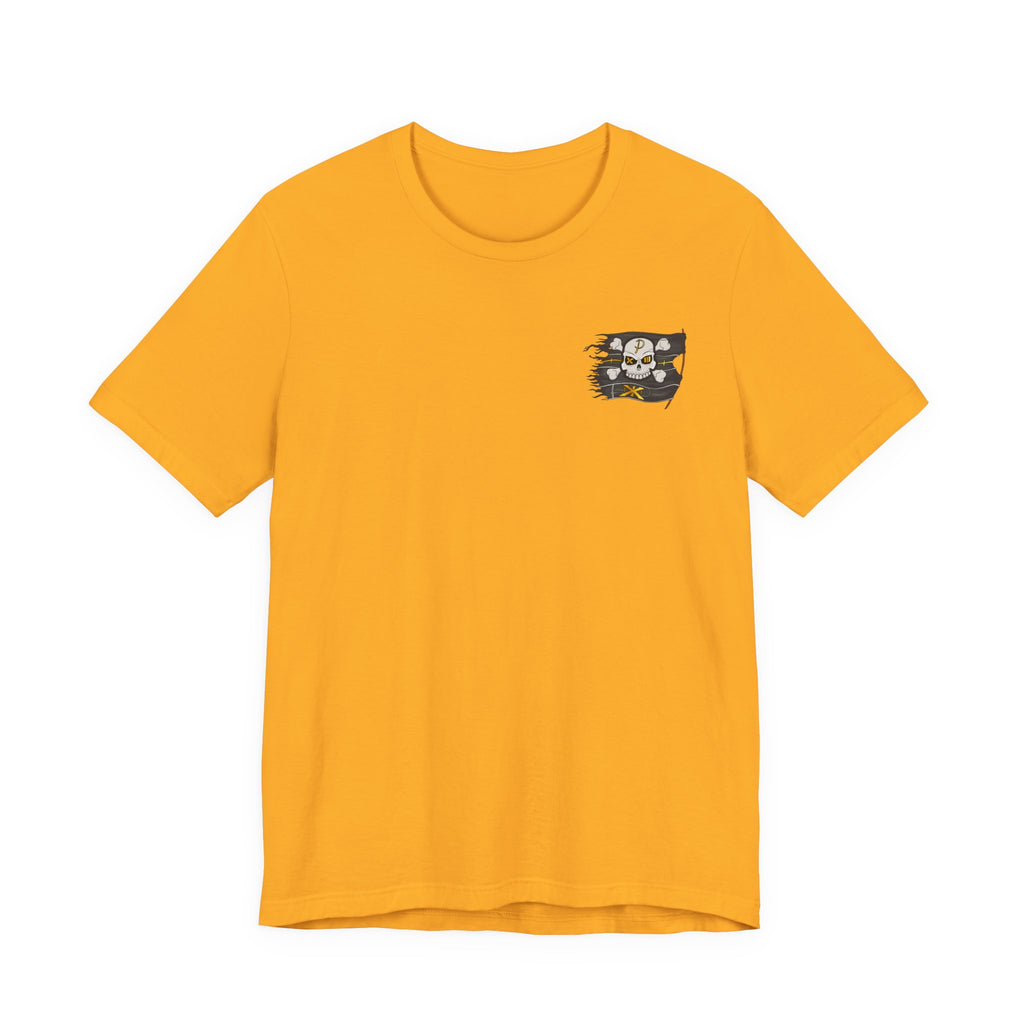 Pirate Skull Flag Tee — Distressed Jolly Roger Graphic T-Shirt