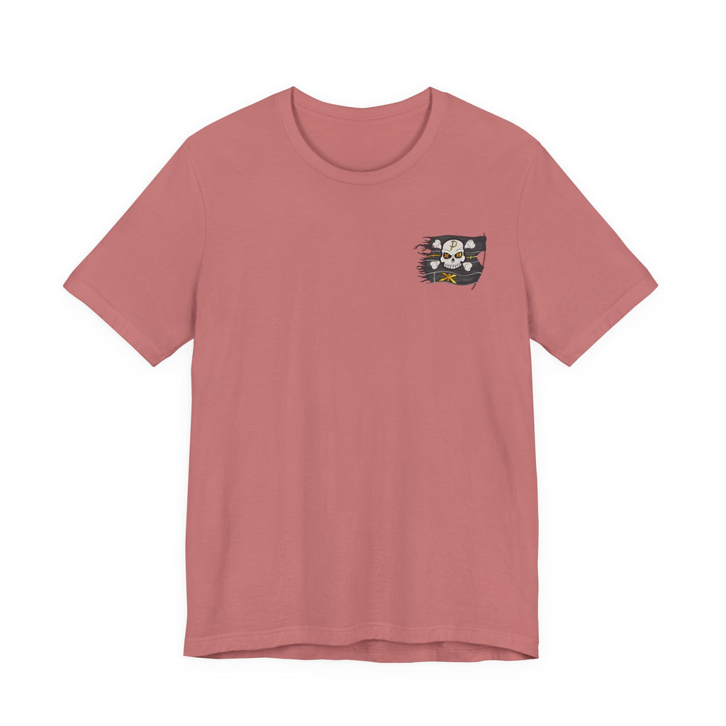 Pirate Skull Flag Tee — Distressed Jolly Roger Graphic T-Shirt