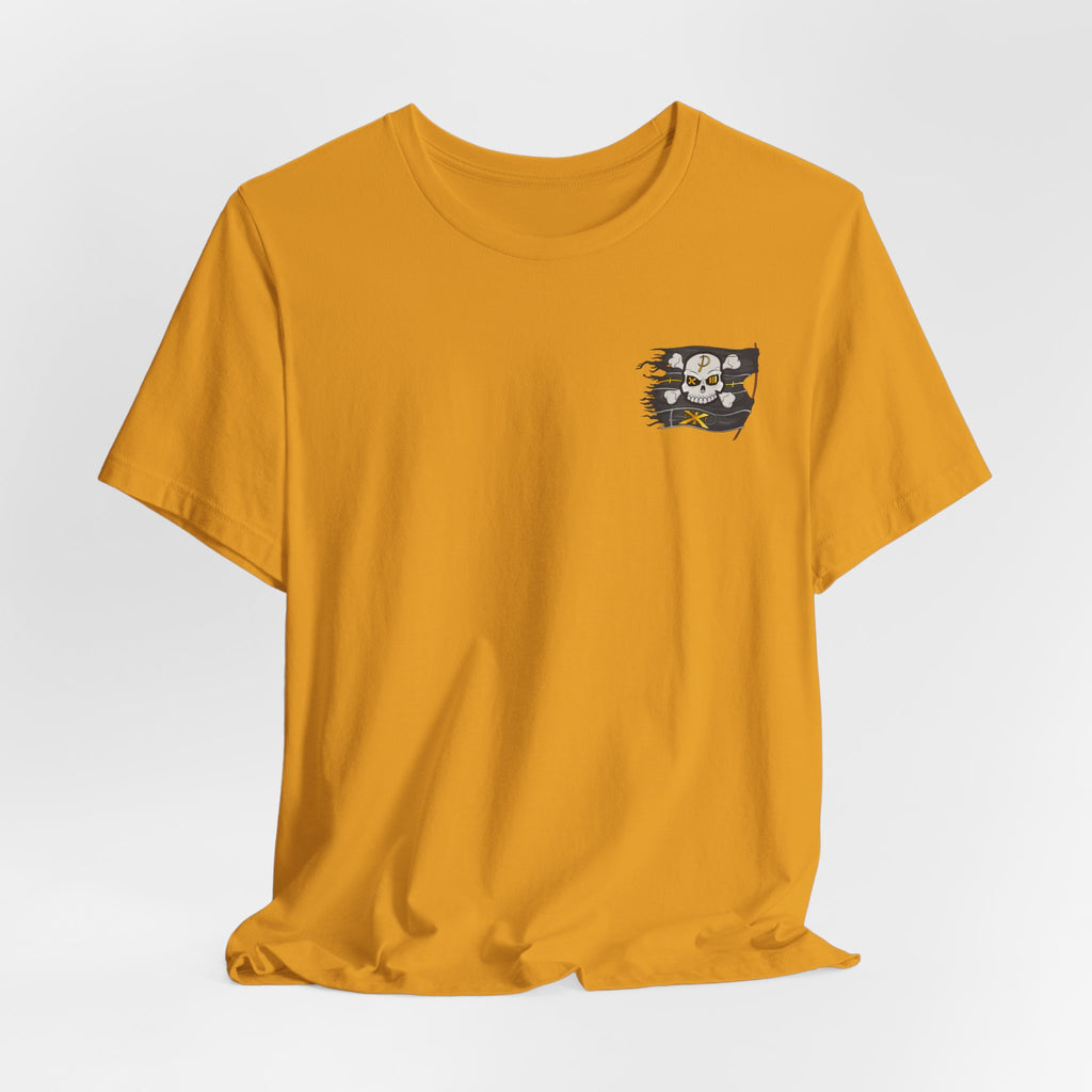Pirate Skull Flag Tee — Distressed Jolly Roger Graphic T-Shirt