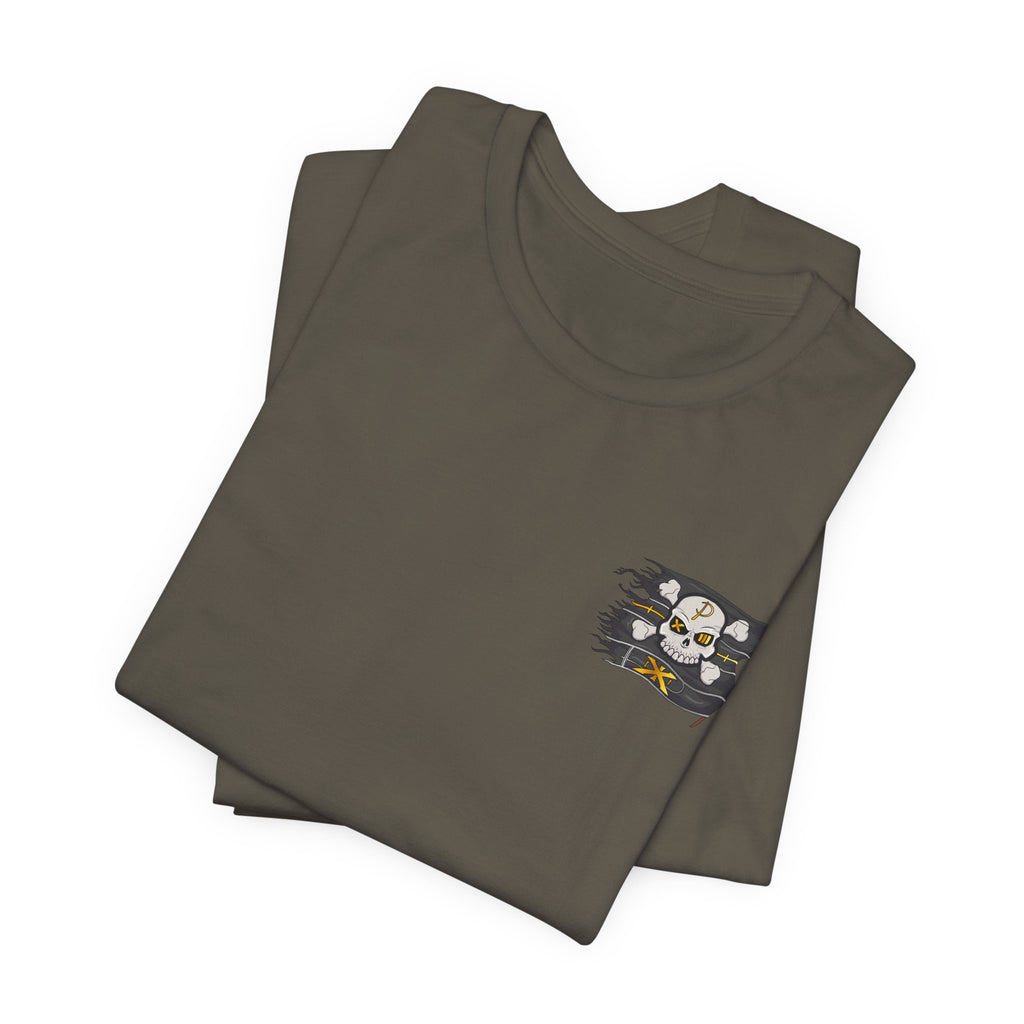 Pirate Skull Flag Tee — Distressed Jolly Roger Graphic T-Shirt